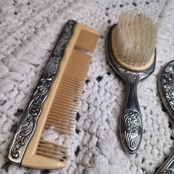 Vtg Silver‎ Plated Vanity Beauty Set Art Nouveau Floral Mirror Brush Comb Heavy - Picture 9 of 11